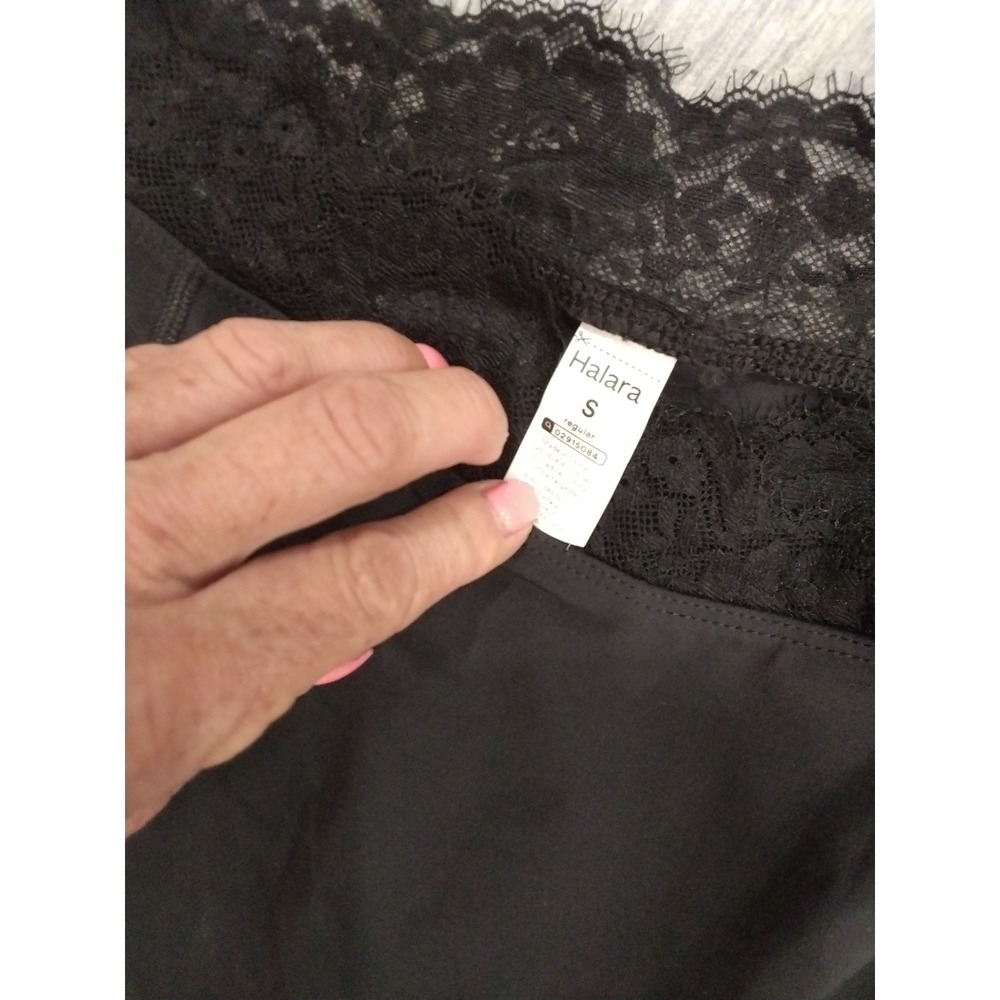 Halara Black Lace Trim High Waisted Flare S Leggings Yoga Pants Regular-NWOT - Picture 3 of 5